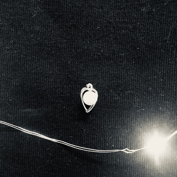 Beautiful pearl in a cage charm! - Picture 1 of 4